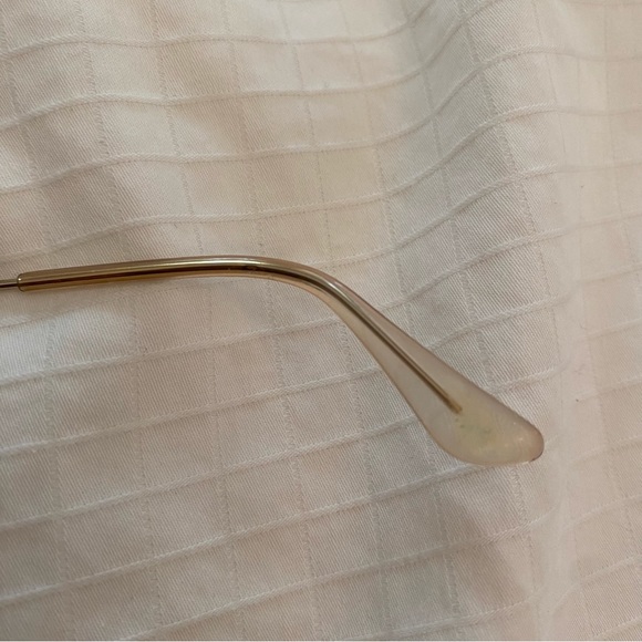 Ray-Ban Gold Aviator Sunglasses - Picture 3 of 14